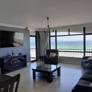 Mountain And Sea Splendor Apartment